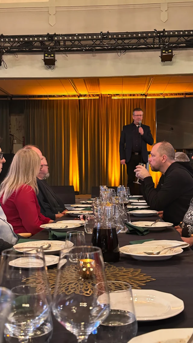 Eilen vietimme joulun alkamista syömällä joulupuuroa sekä Pietarsaaressa että Ylivieskassa. 🎄
Igår firade vi in julen genom att äta julgröt i både Jakobstad och Ylivieska. 🎄

#herrfors