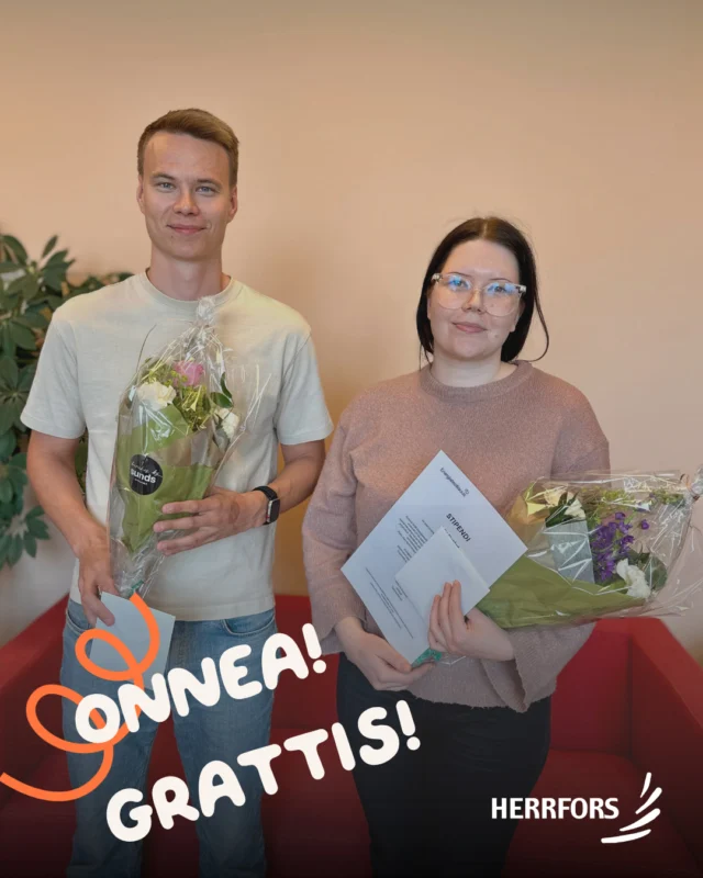 (FI/SVE) Tänään haluamme onnitella kaikkia vastavalmistuneita ja opiskelijoita, lämpimät onnittelut teille kaikille! 🎓️⁠
⁠
Erityisen suuret onnittelut osoitamme vastavalmistuneille insinööreillemme Kevinille ja Julialle, jotka ovat tehneet opinnäytetyönsä meillä. Kevinistä tulee IT-insinööri ja Juliasta tuotantotalouteen suuntautunut insinööri.⁠
⁠
Olemme ylpeitä siitä, että olemme saaneet olla osa matkaanne, ja toivotamme teille paljon onnea tulevaan! 🌹⁠
⁠
//⁠
⁠
Idag vill vi gratulera alla nyutexaminerade och studenter, stort grattis till er alla! 🎓️⁠
⁠
Ett extra stort grattis riktar vi till våra nyutexaminerade ingenjörer Kevin och Julia, som har avlagt sitt examensarbete hos oss. Kevin blir IT-ingenjör och Julia ingenjör med inriktning produktionsekonomi.⁠
⁠
Vi är stolta över att ha fått vara en del av er resa och önskar er all lycka framöver! 🌹